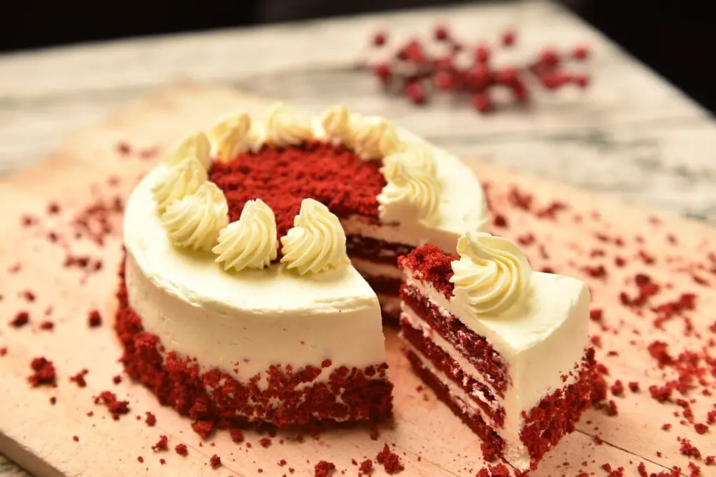 red velvet cake, cake, dessert-4917734.jpg